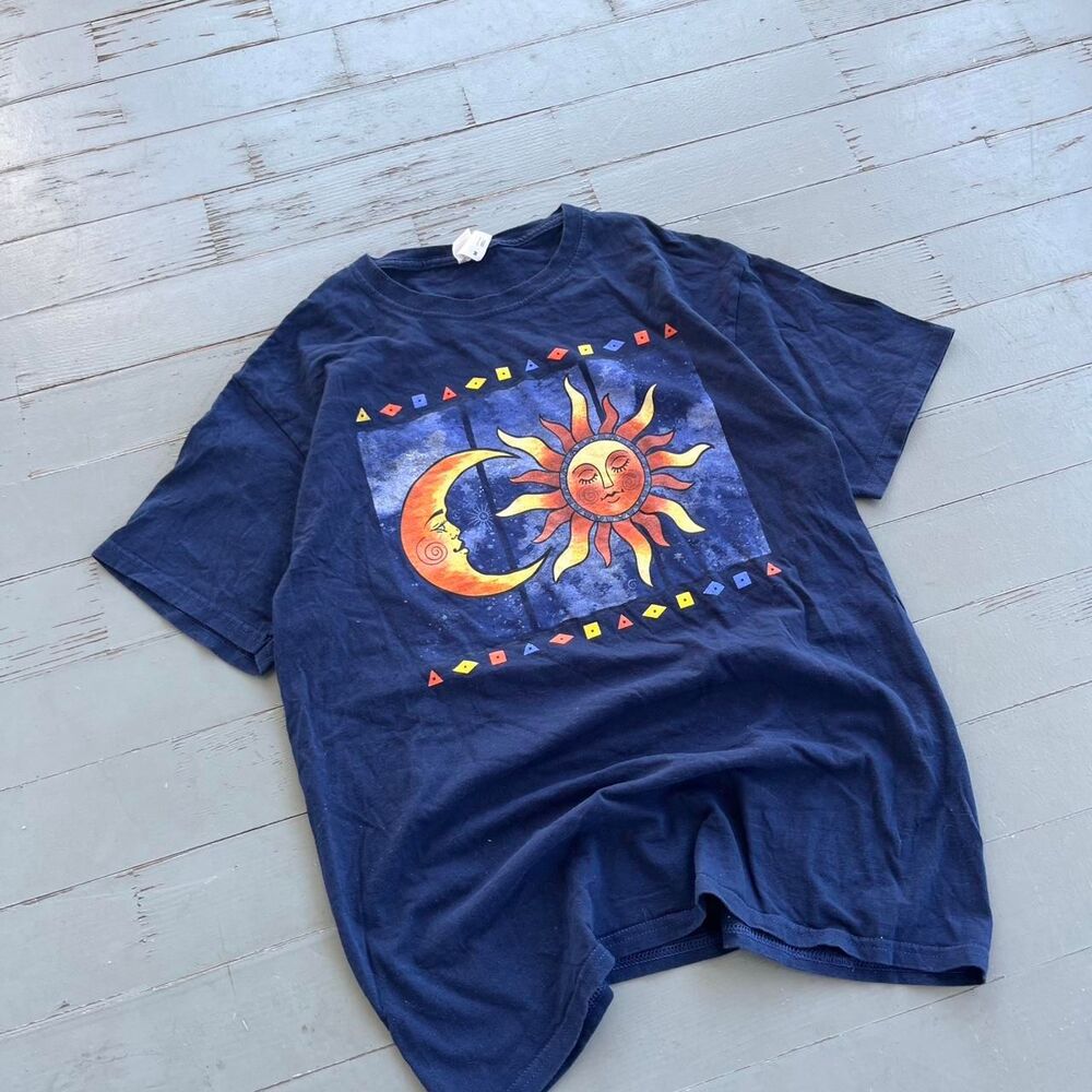 Fruit of the Loom sun and moon streetwear y2k graphic tee shirt